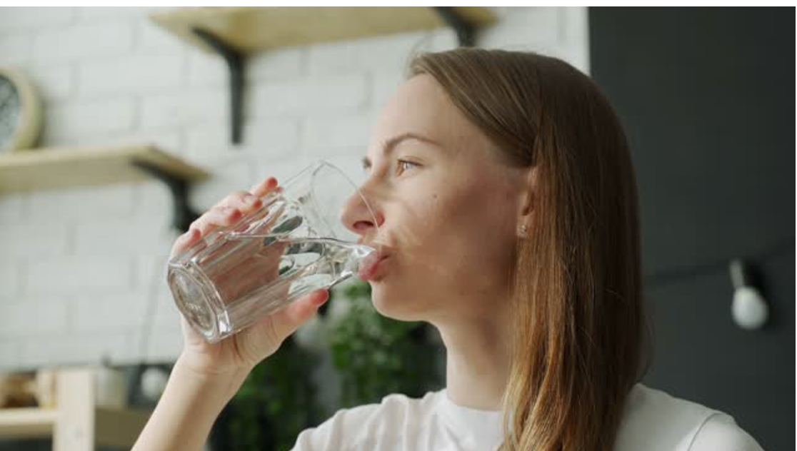 Làm thế nào để cơ thể luôn đủ nước vào mùa hè